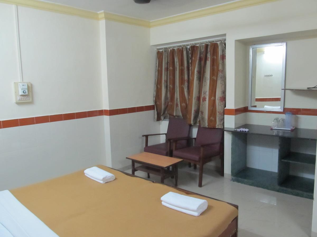 Hotel Diamond Daman Zimmer foto