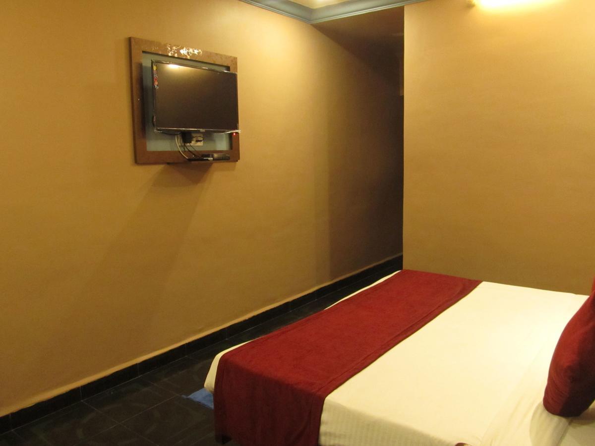 Hotel Diamond Daman Exterior foto